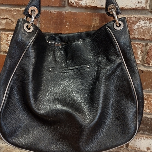 B Makowaky Leather Shoulder Bag/Purse - Picture 3 of 7